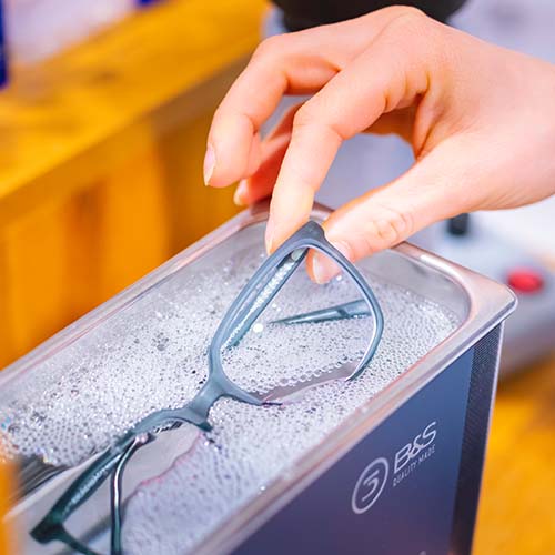 Entdecken Sie Ihre perfekte Brille oder Kontaktlinse bei Kohler Optik AG im Zentrum von Oensingen. Wir bieten eine breite Auswahl und individuelle Beratung für Brillen, Sportbrillen und Kontaktlinsen sowie einen exzellenten Service. <br><br>#kohleroptikoensingen #Brillen #Kontaktlinsen #Sportbrillen #Augengesundheit #Oensingen #IndividuelleBeratung #BreiteAuswahl #ExzellenterService #Kinderbrillen #SpezielleKontaktlinsen