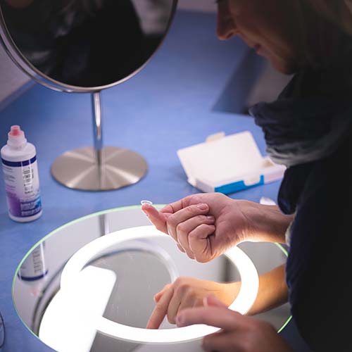 Durch eine ausführliche Analyse ihrer Augen, ihres Tränenfilms und ihrer Tragegewohnheiten, finden wir die geeignete Kontaktlinse für Sie. Auch bei speziellen Anforderungen.<br><br>#kontaktlinsen  #sehleistung  #tragekomfort  #Qualität  #individuelleanpassung  #erfahrenesteam  #augengesundheit  #neuestematerialien  #individuelleberatung  #optimaleanpassung  ##öensingen  #kohleroptikagoensingen