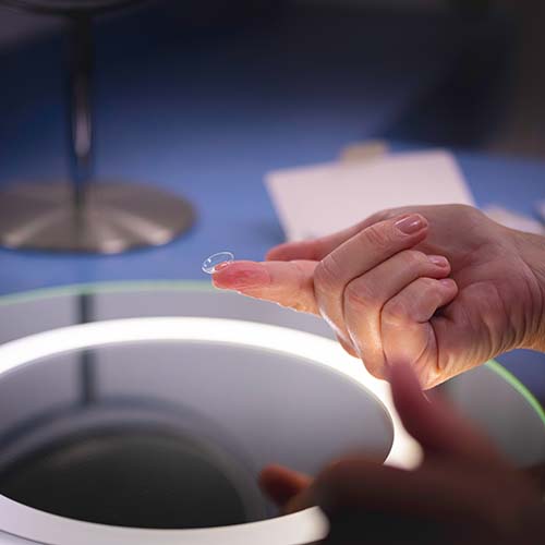 Entdecken Sie unsere Kontaktlinsen! Wir garantieren Ihnen optimalen Seh- & Tragekomfort durch neueste Materialien und sorgfältige Anpassung. Besuchen Sie uns für eine individuelle Beratung.<br><br>#Kontaktlinsen #Sehkomfort #Tragekomfort #NeuesteMaterialien #IndividuelleBeratung #OptimaleAnpassung #Oensingen #kohleroptikoensingen