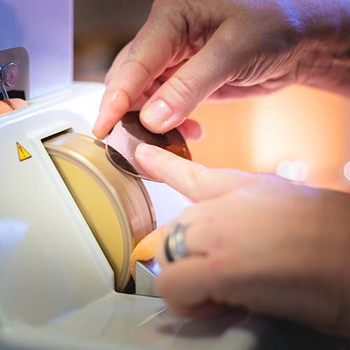 Unsere Augen sind ein wertvolles Gut, das wir schützen sollten! Bei uns finden Sie alles, was Sie für die Gesundheit Ihrer Augen benötigen! Wir bieten nicht nur spezielle Gläser für Myopiemanagement, Kinderbrillen und UV-Schutz, sondern auch Lösungen für LowVision und trockene Augen. Denn wir wissen, wie wichtig gutes Sehen für unsere Lebensqualität ist. Kommen Sie zu uns und lassen Sie sich von unseren Experten individuell beraten, damit Sie die bestmögliche Lösung für Ihre Augengesundheit finden.<br><br>#Augengesundheit #Myopiemanagement #Kinderbrillen #UVSchutz #LowVision #TrockeneAugen #IndividuelleBeratung #KohlerOptikAgOensingen #Oensingen